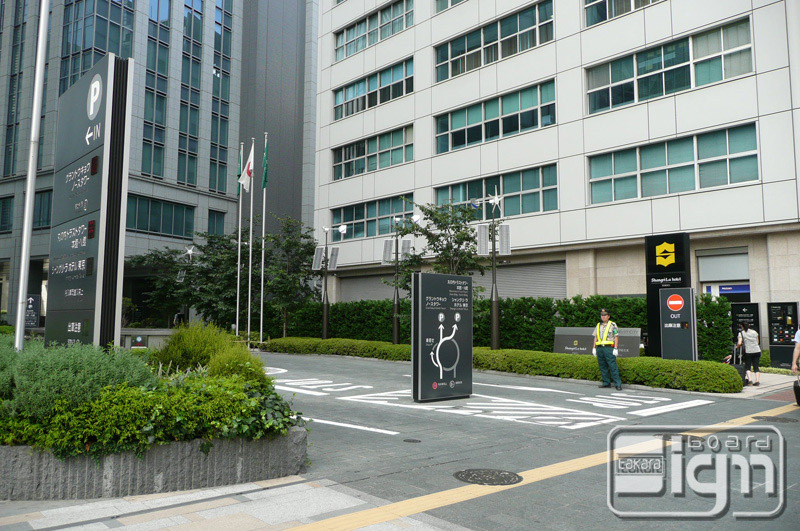 2011-09-15-marunouchi-003