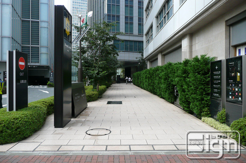 2011-09-15-marunouchi-004